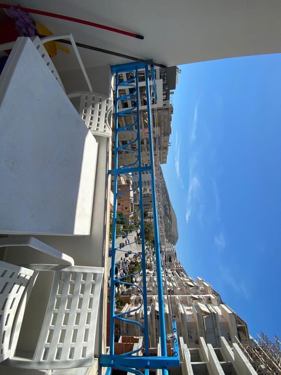 Tulipani Apartments Near Promenade ซารานเดอ ภายนอก รูปภาพ